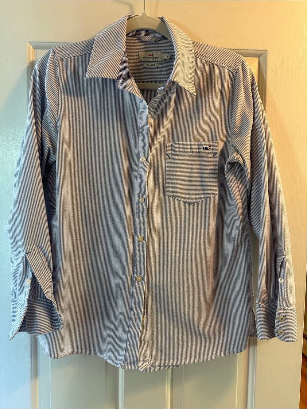 Vineyard Vines Women’s Blue & White Button-Down Shirt